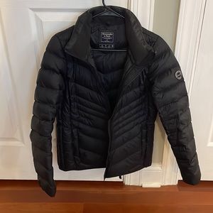 Black Abercrombie and Fitch Puffer Jacket size medium. VGUC